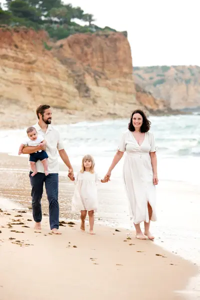 Family photoshoot in Algarve by Jonathan Rens