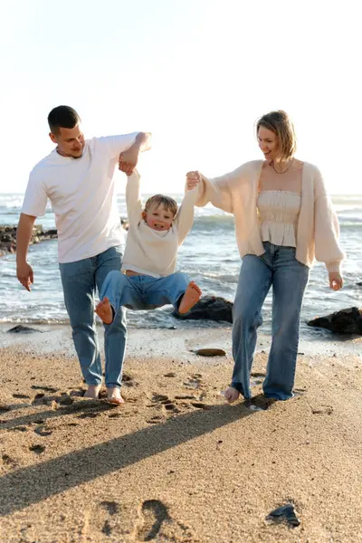 Family photoshoot in Porto by Elena Khrupina
