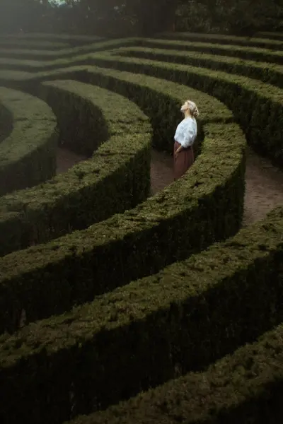 Solo Portrait photoshoot in Porto by Elena Khrupina