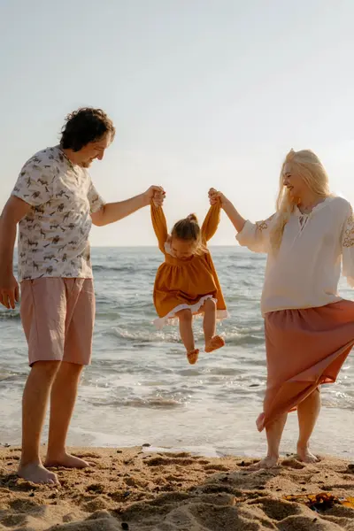 Family photoshoot in Porto by Elena Khrupina