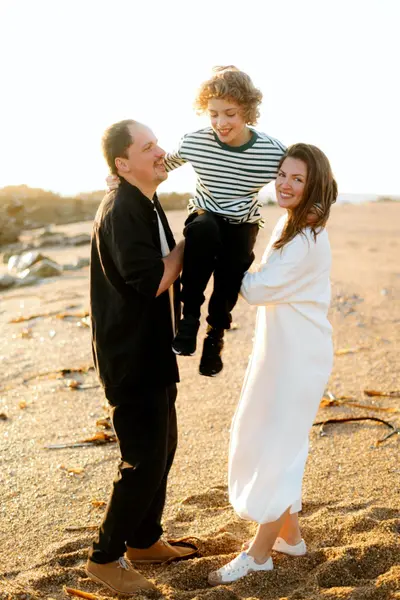 Family photoshoot in Porto by Elena Khrupina