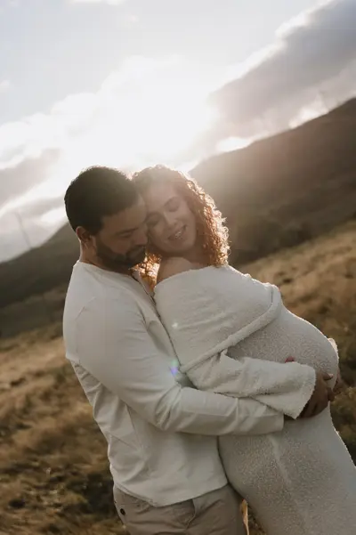 Maternity photoshoot in Douro Valley by Jennifer Duarte