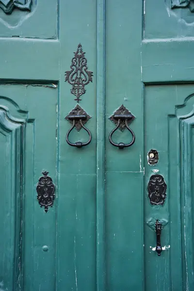 Family photoshoot in Lisbon by Kate Belova