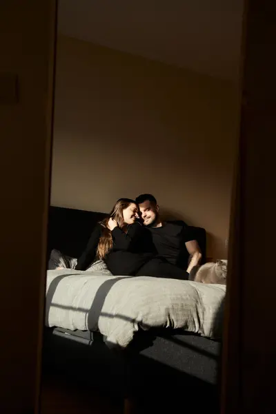 Maternity photoshoot in Lisbon by Kate Belova