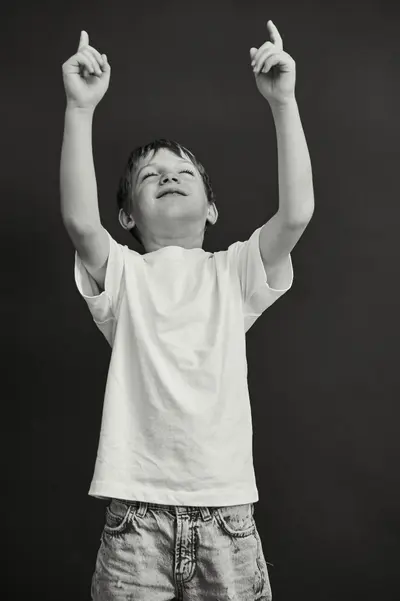Family photoshoot in Lisbon by Kate Belova