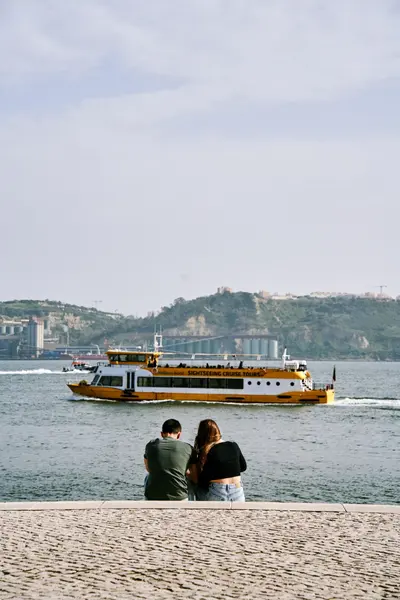 Couples photoshoot in Lisbon by Kate Belova