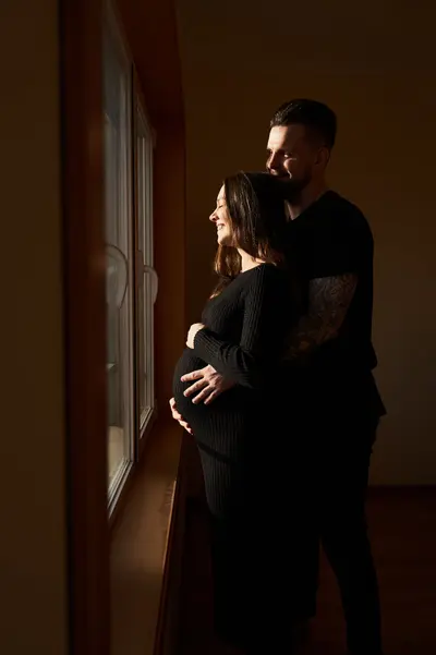 Maternity photoshoot in Lisbon by Kate Belova